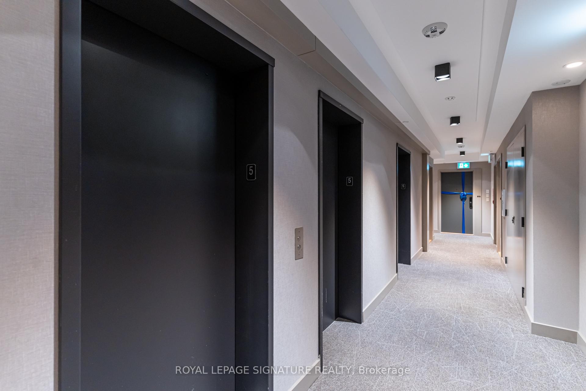 2 Bedrooms Condo at 335 Wheat Boom, Oakville For sale