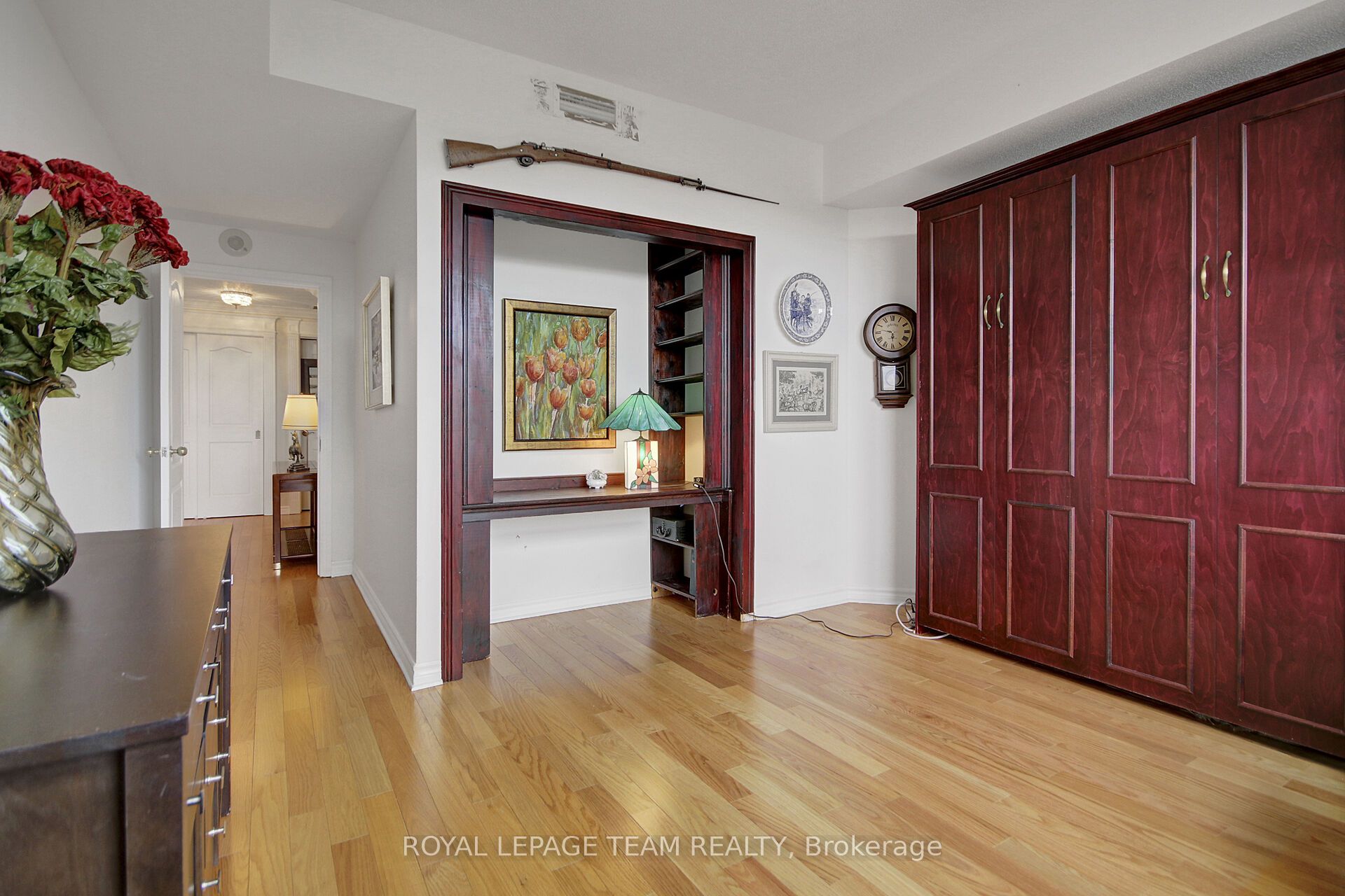 131 Wurtemburg Street, #804
