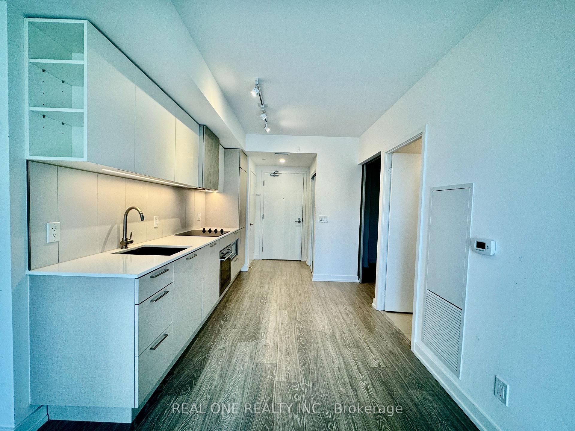 2 Bedrooms Condo at 19 Western Battery, Toronto For sale