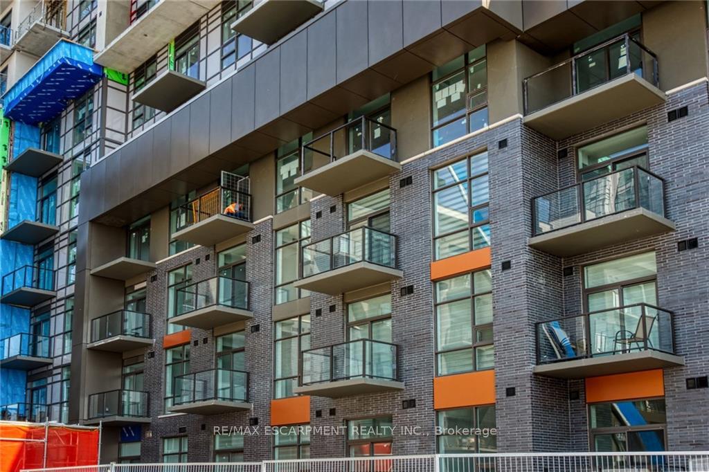 1 Bedroom Condo at 460 Dundas,  Hamilton For sale