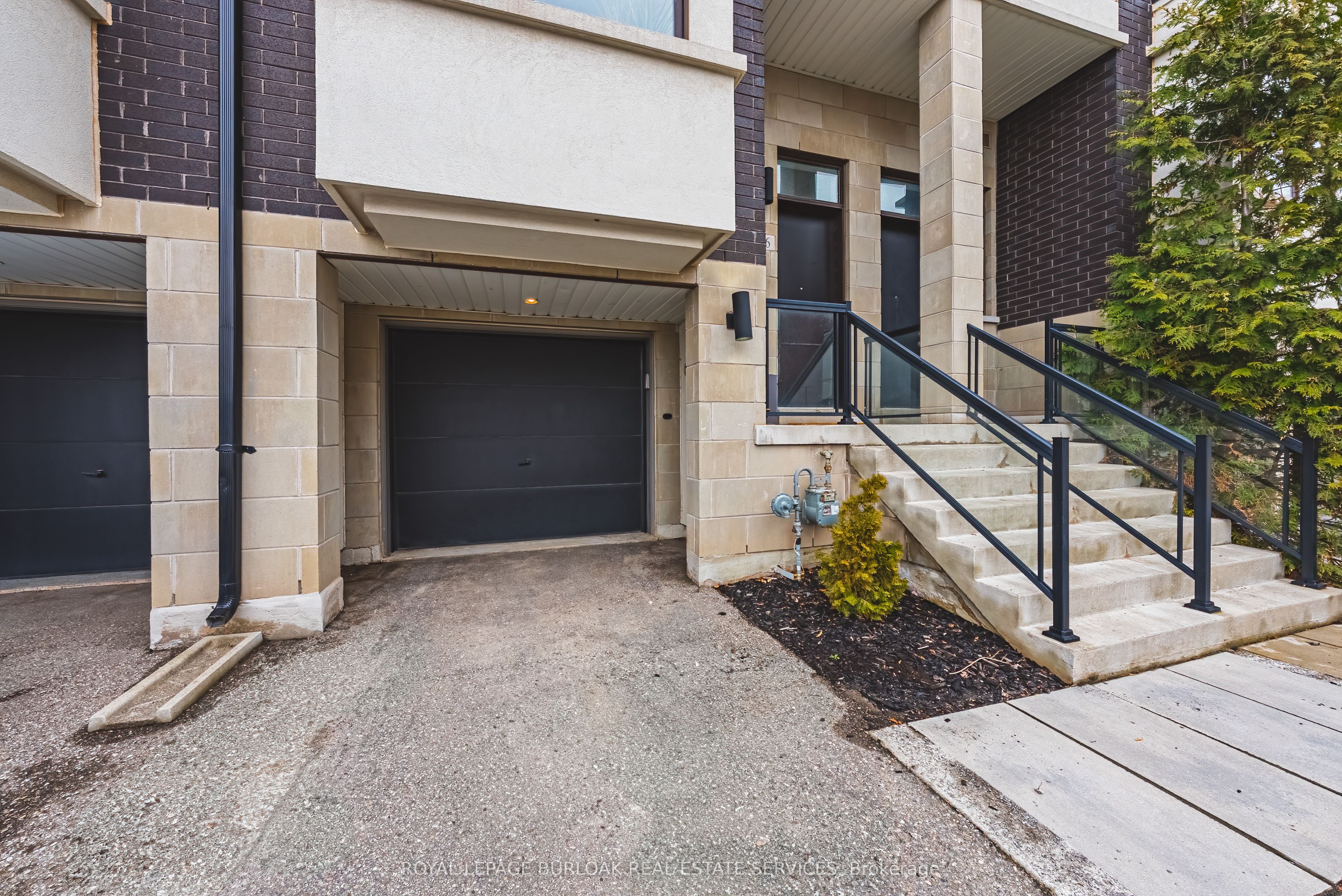 266 Vellwood Common, Oakville, ON L6L 6W2