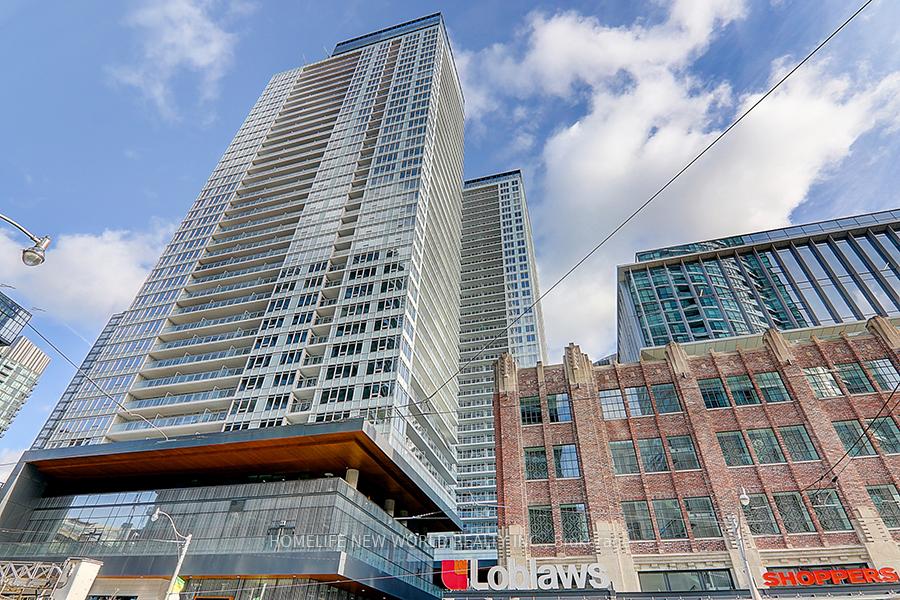 2 Bedrooms Condo at 17 Bathurst, Toronto For sale