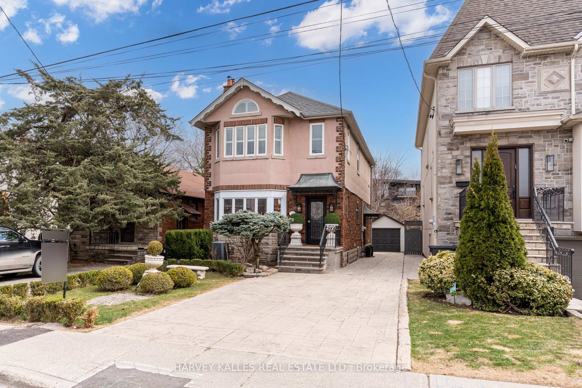 213 Brooke Avenue