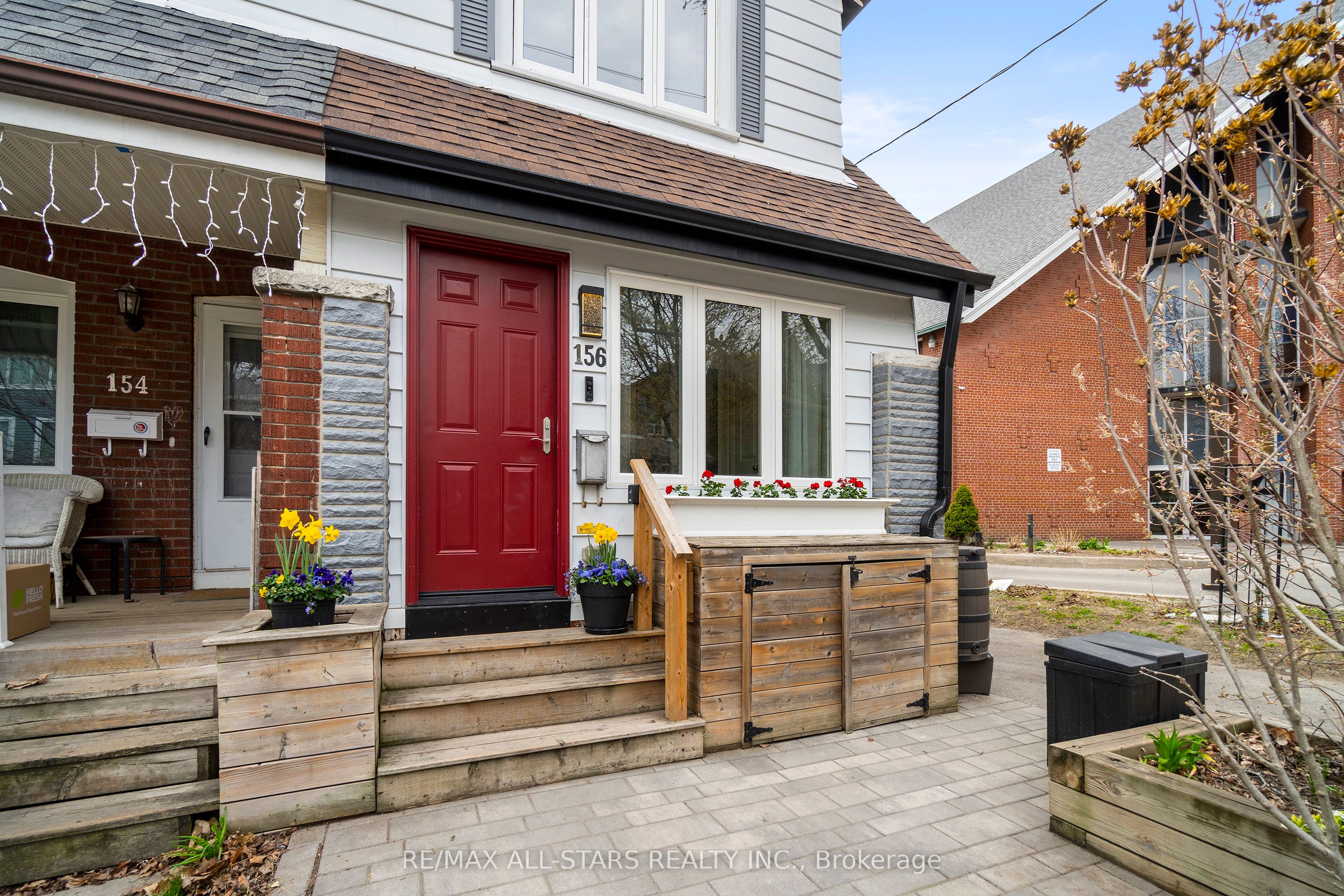 156 Leslie Street, Toronto, ON M4M 3C7