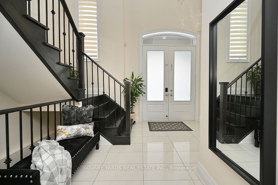 19 Cloverhaven Road, Brampton, ON L6P 4E4