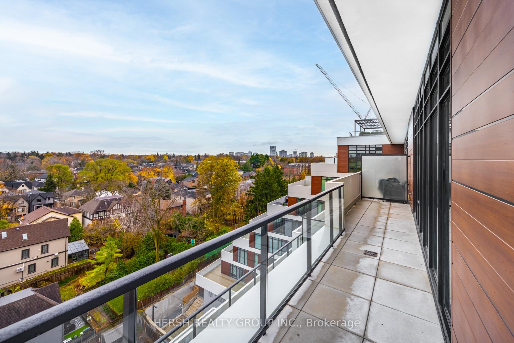 2 Bedrooms Condo at 160 Kingsway, Toronto For sale