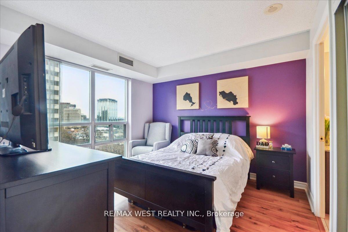 2 Bedrooms Condo at 5 Michael Power, Toronto For sale