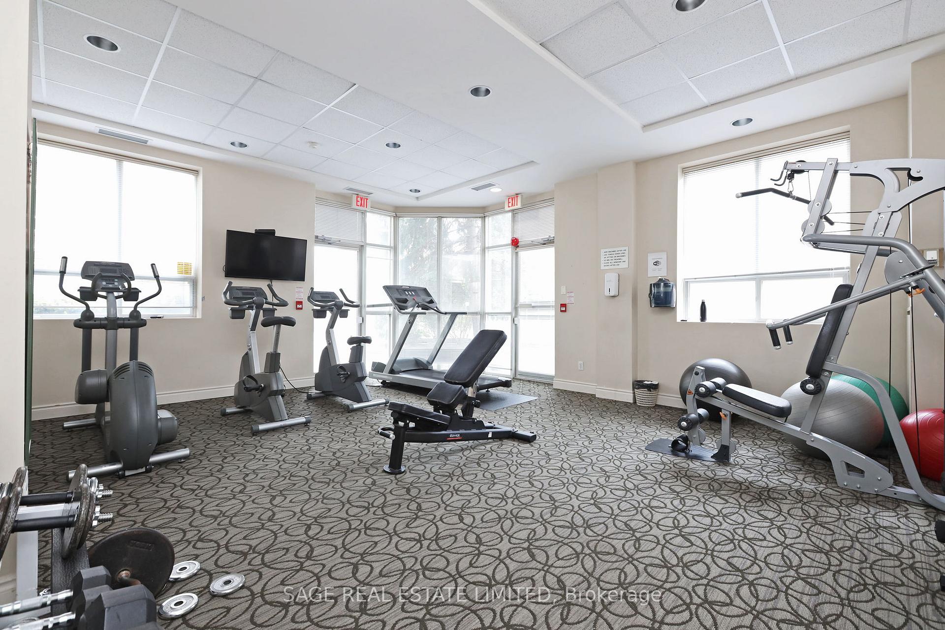 2 Bedrooms Condo at 55 Lorindale, Toronto For sale