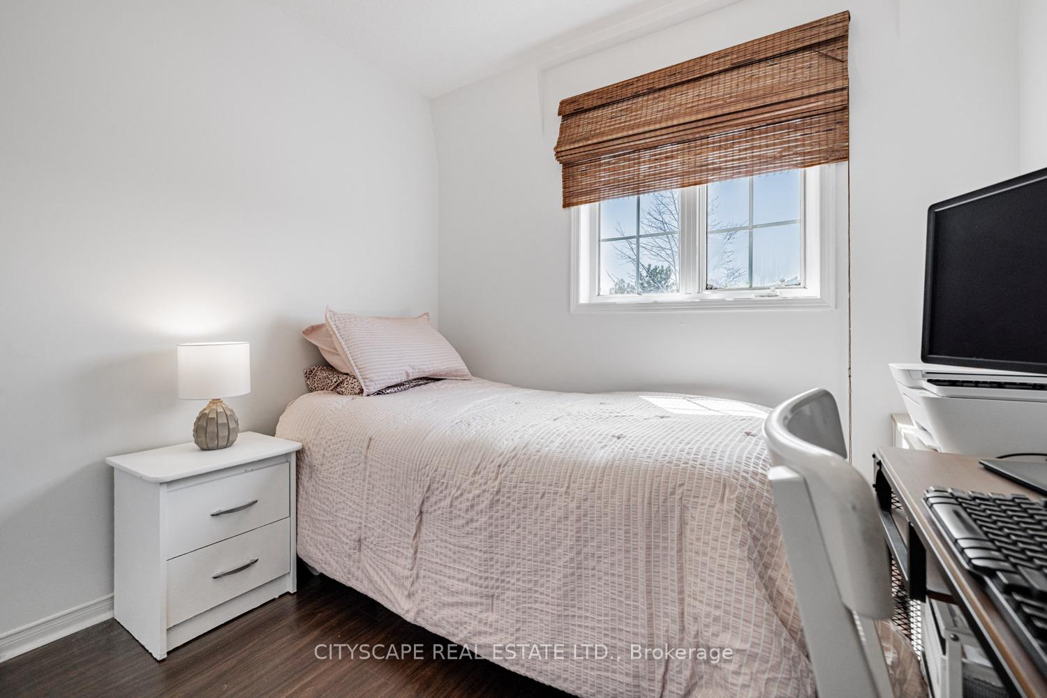 2 Bedrooms Condo at 3055 Elmcreek, Mississauga For sale