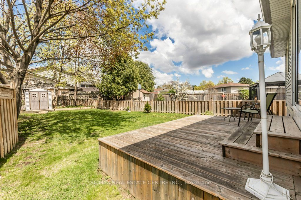 65 Lorne Scots Drive