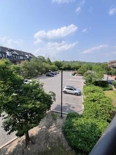 2 Bedrooms Condo at 100 Arbors, Vaughan For sale