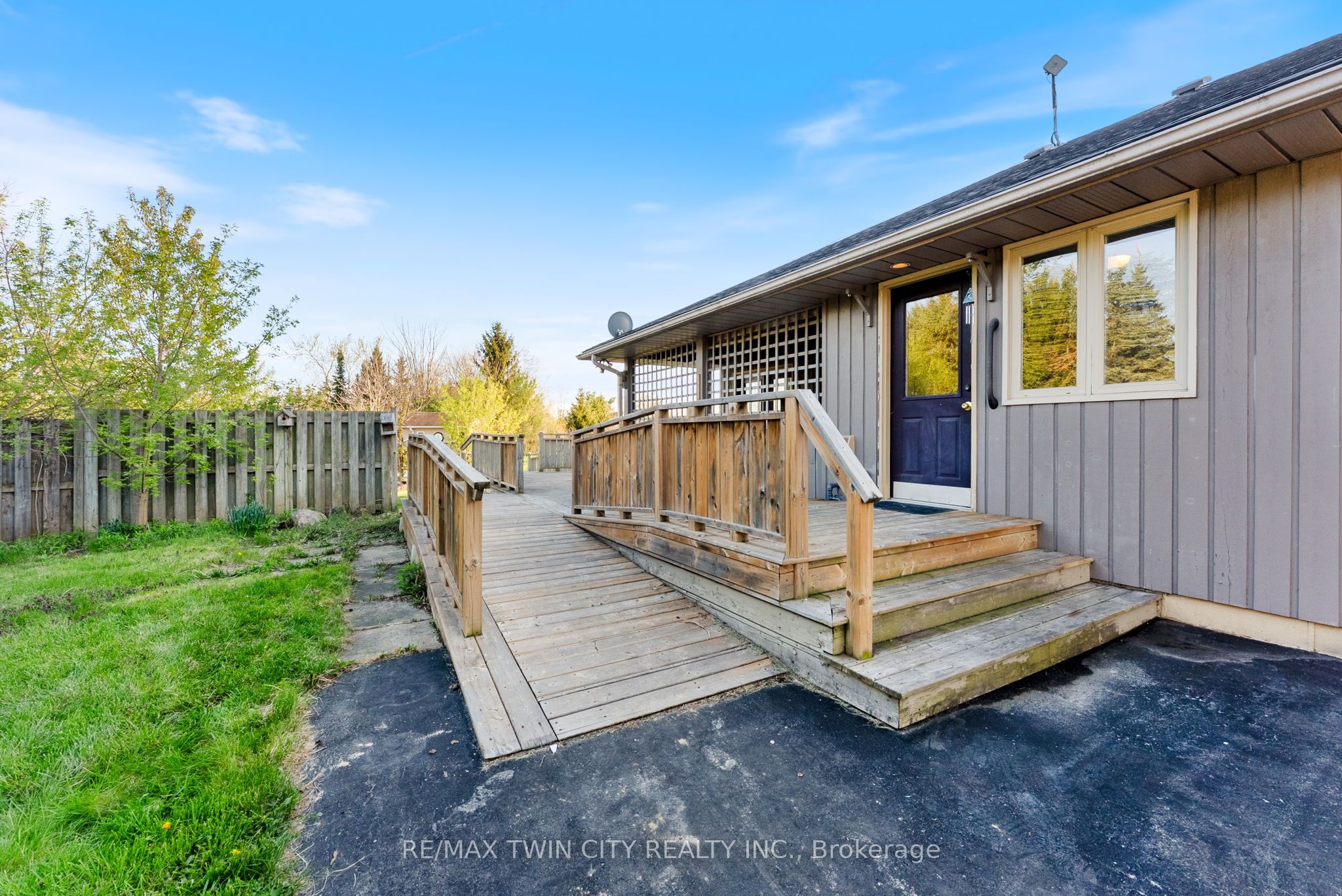 37 River Road