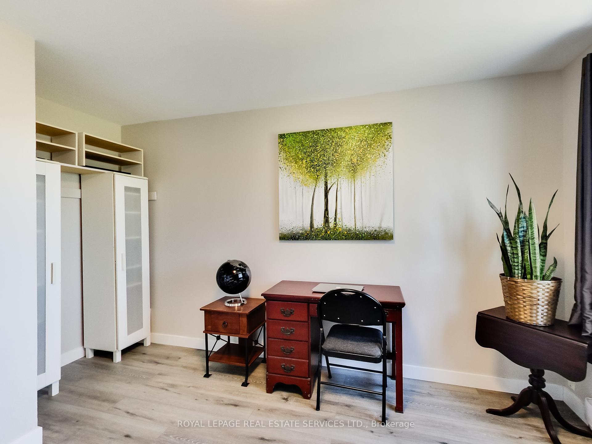 3 Bedrooms Condo at 1008 Falgarwood,  Oakville For sale
