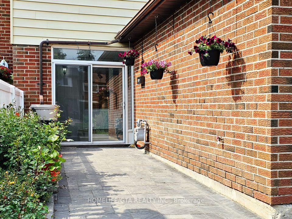 24 Bradstone