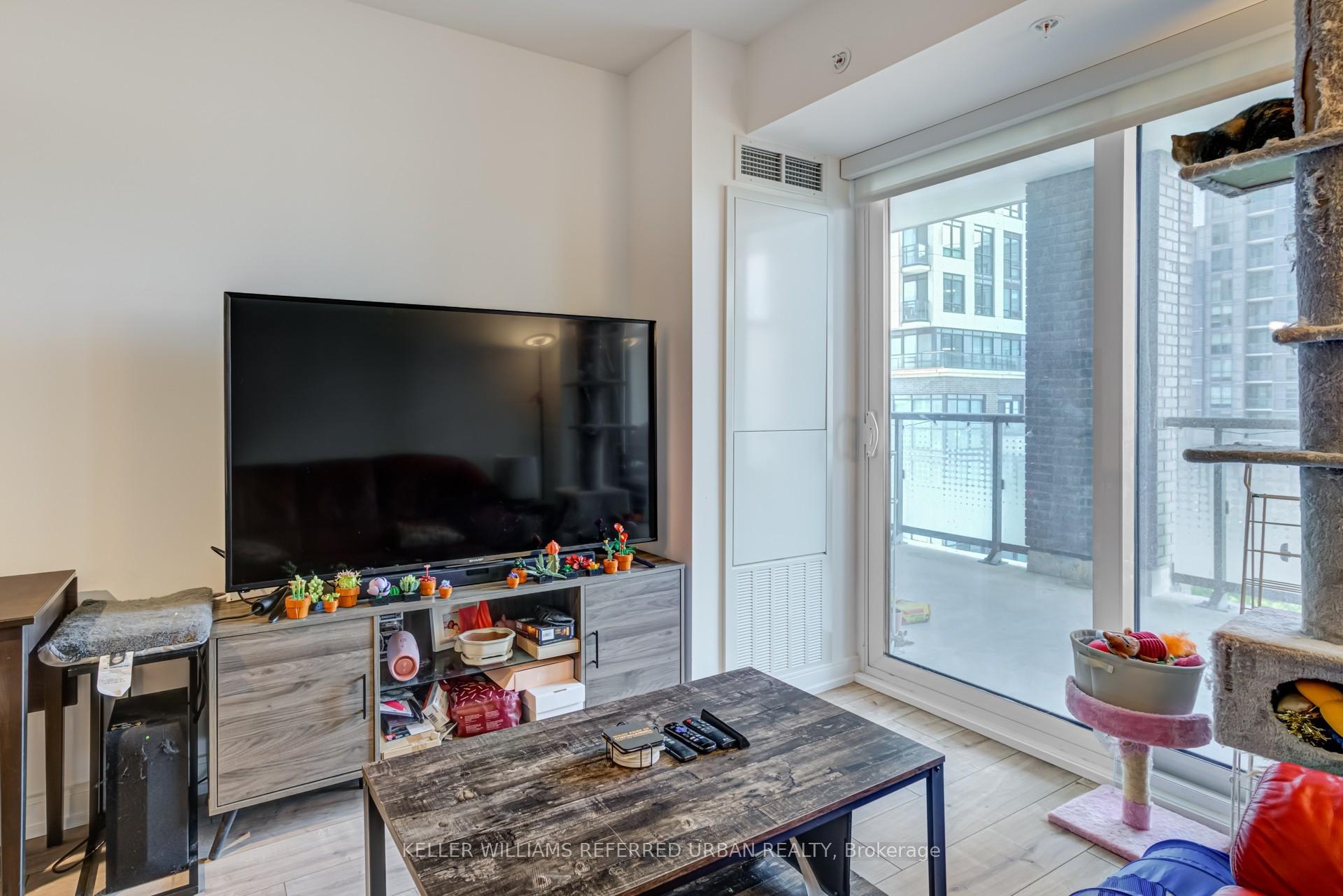 2 Bedrooms Condo at 30 Samuel Wood, Toronto For sale