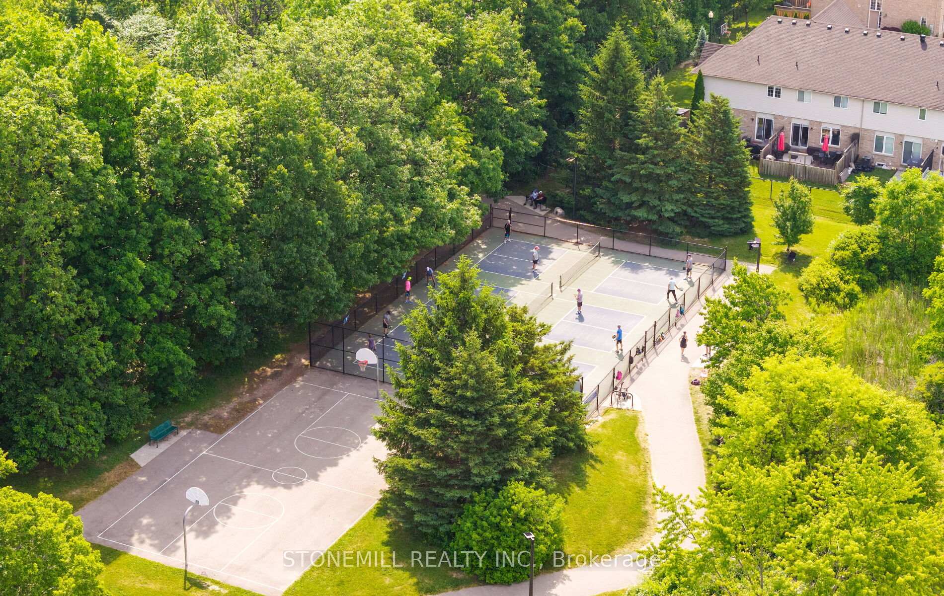 2 Bedrooms Condo at 4200 Kilmer, Burlington For sale