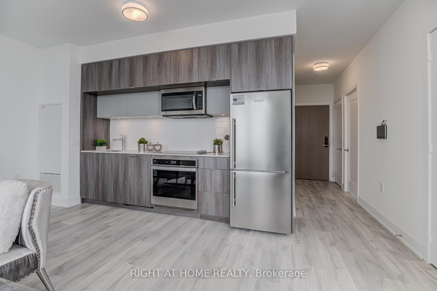 2 Bedrooms Condo at 575 Bloor,  Toronto For sale