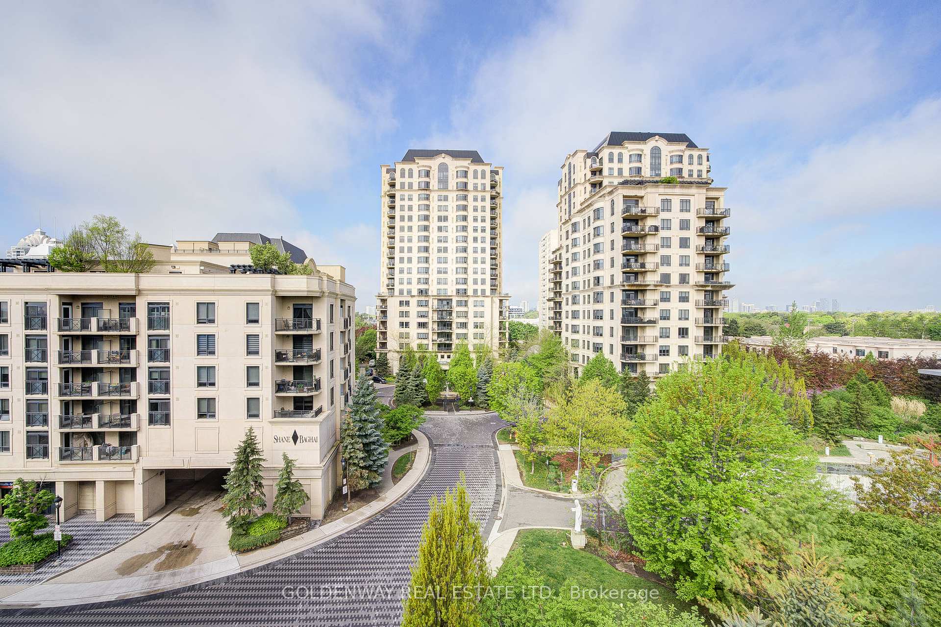 2 Bedrooms Condo at 676 Sheppard, Toronto For sale