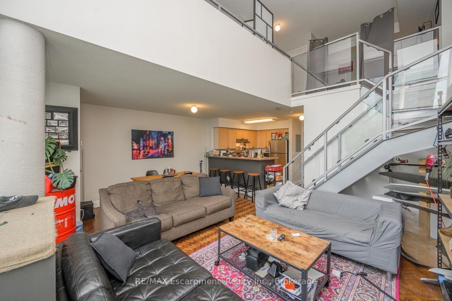 2 Bedrooms Condo at 250 MANITOBA, Toronto For sale