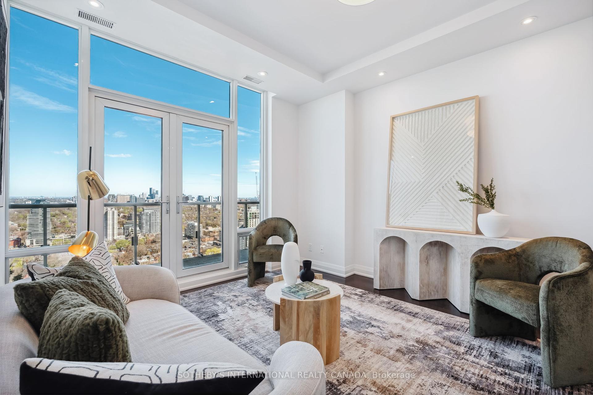 3 Bedrooms Condo at 1 Bedford, Toronto For sale