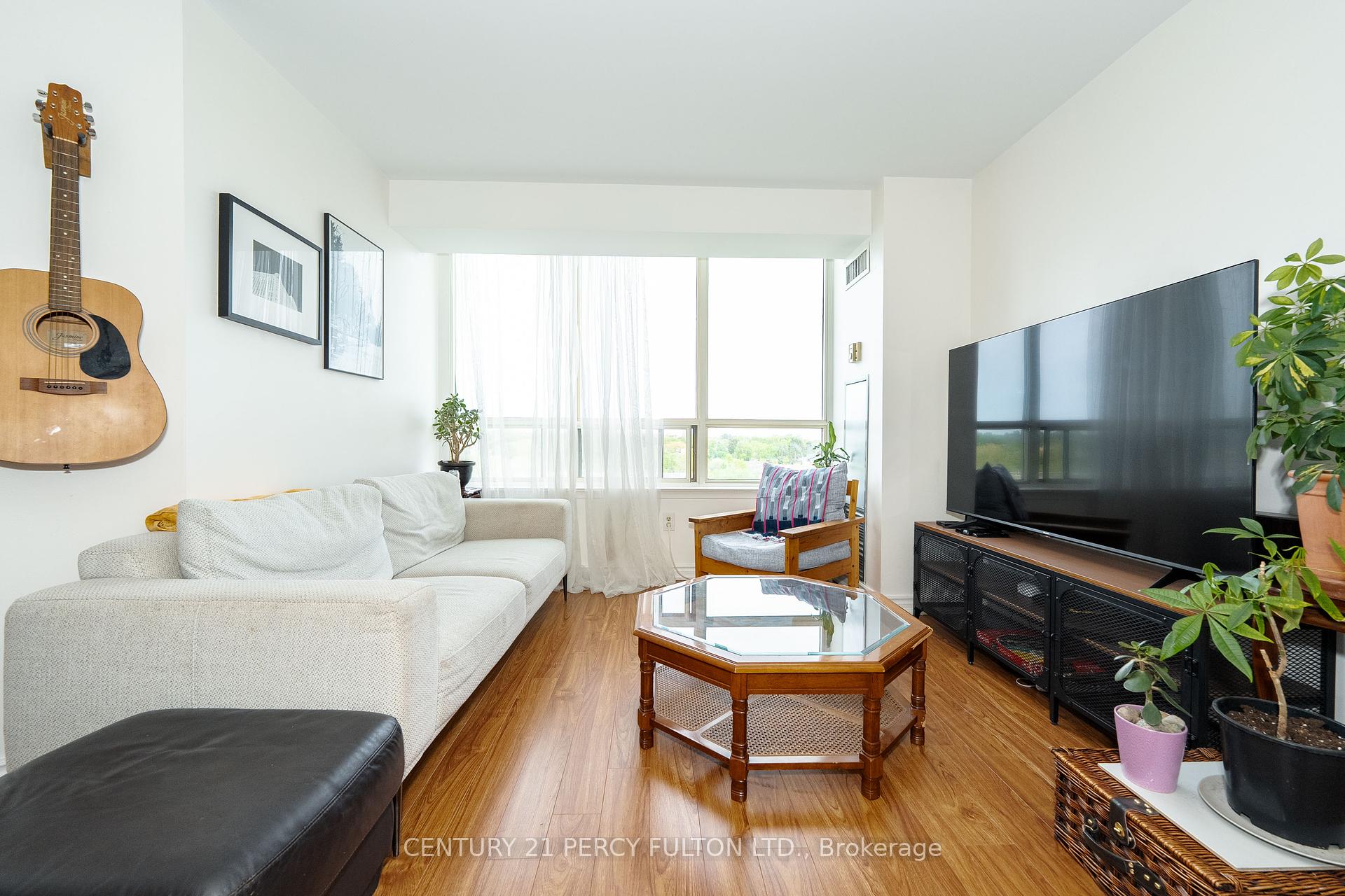 2 Bedrooms Condo at 3 Greystone Walk, Toronto For sale