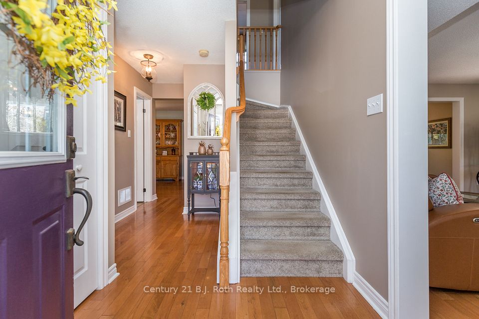 4043 Digby Drive, Severn, ON L3V 0X4