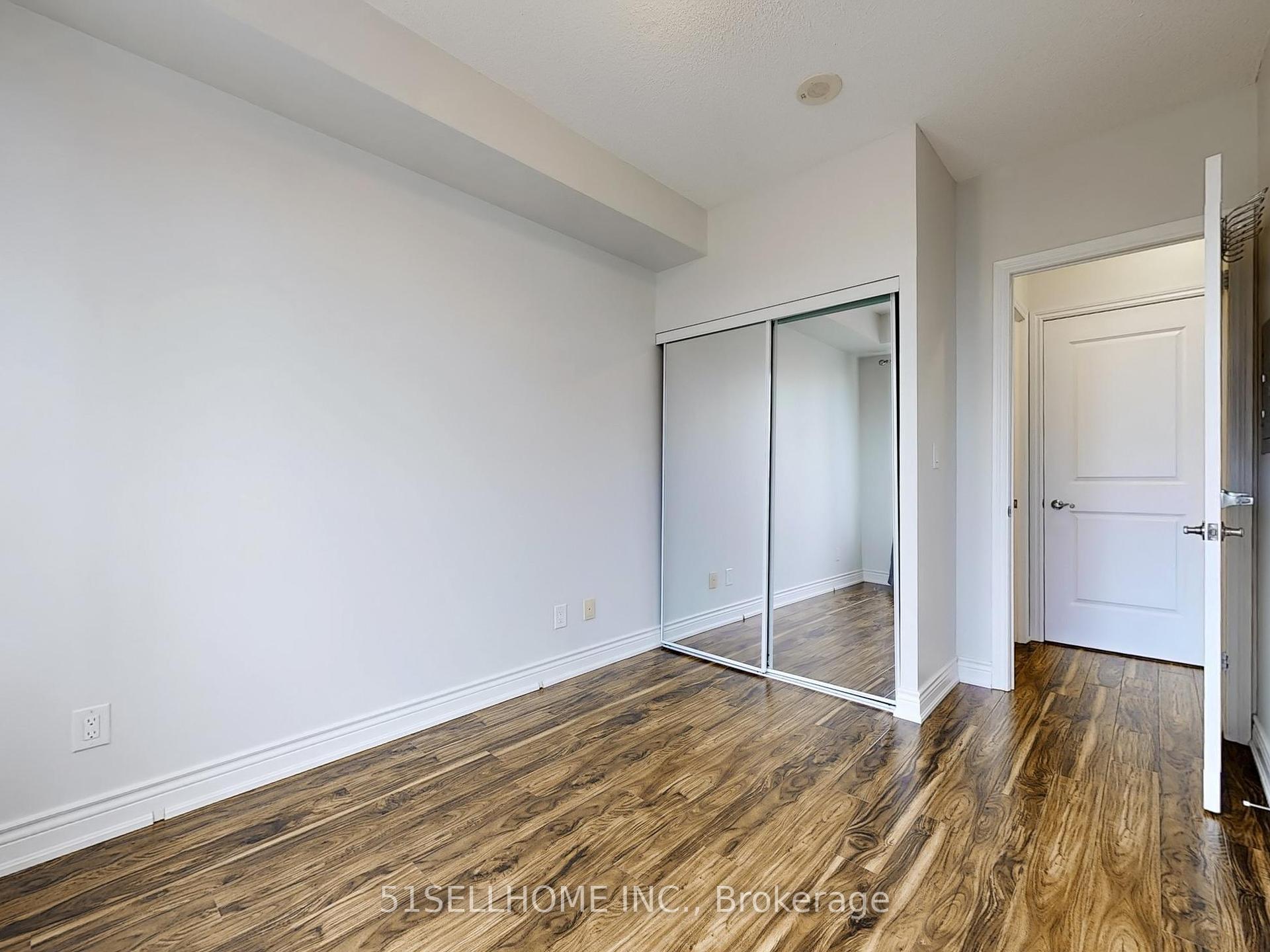 2 Bedrooms Condo at 133 Wynford,  Toronto For sale