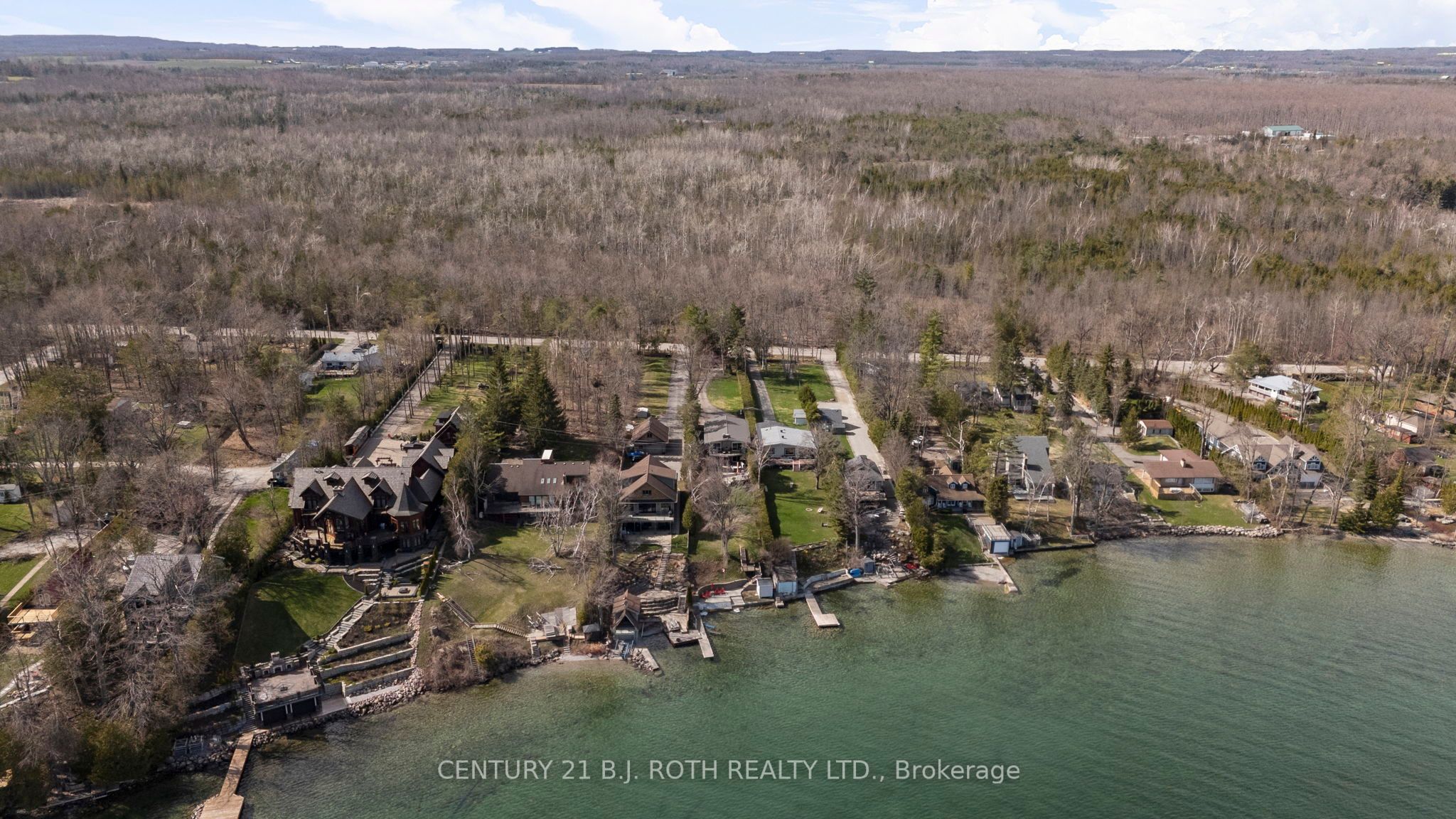 2679 Lakeshore Road E