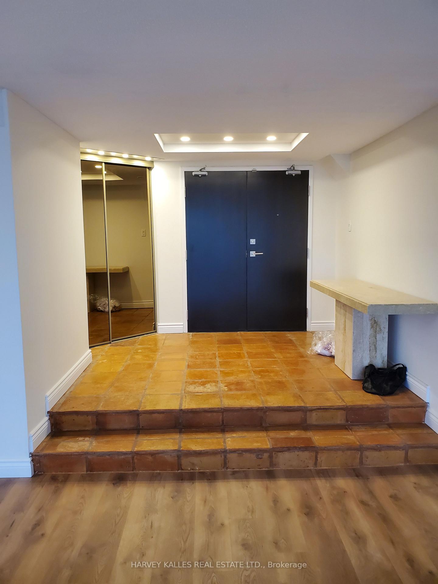 240 Heath Street W 403