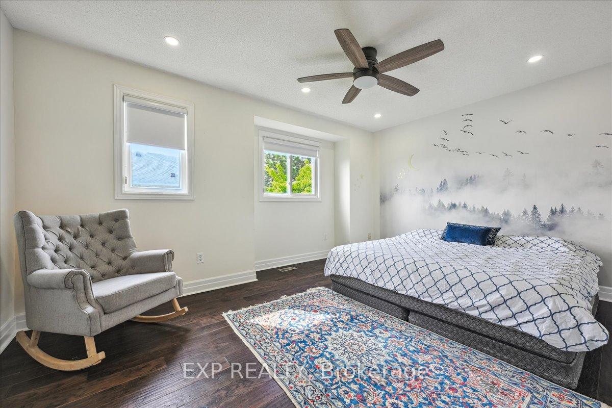 3 Bedrooms Condo at 2920 Headon Forest, Burlington For sale