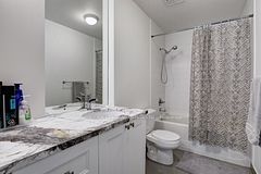 38 Niagara Street 709