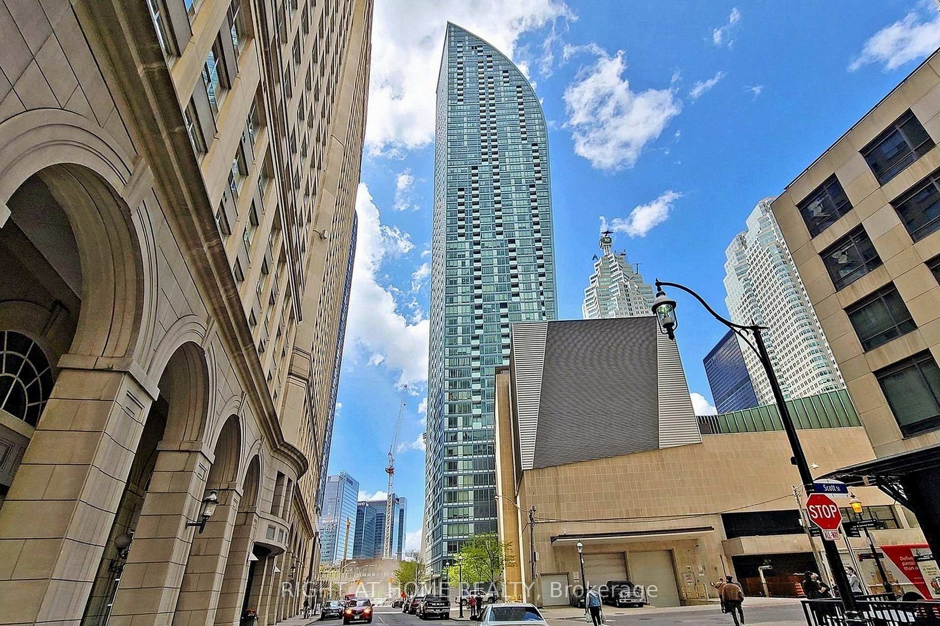 3 Bedrooms Condo at 8 The Esplanade, Toronto For sale