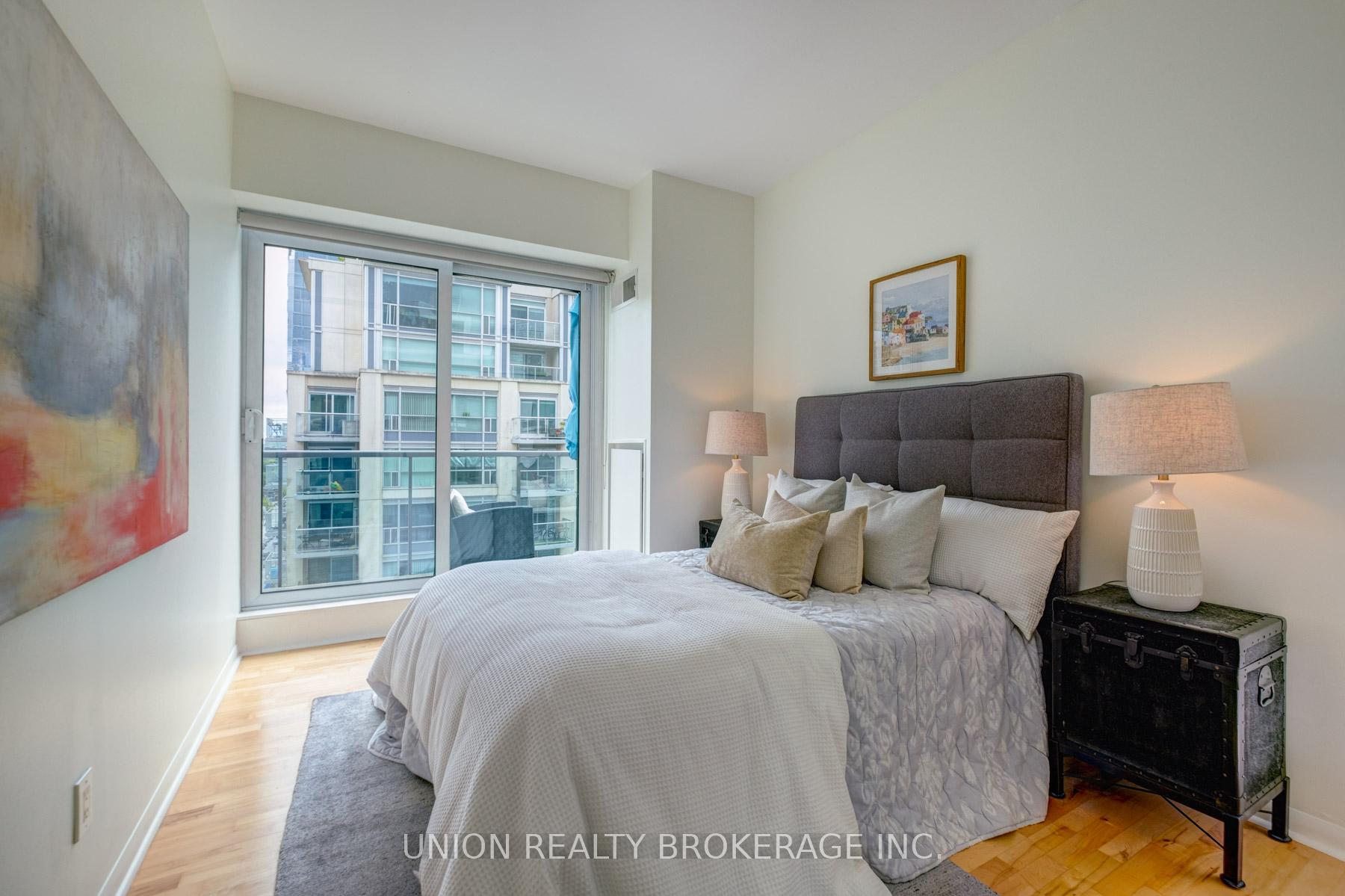 2 Bedrooms Condo at 333 Adelaide, Toronto For sale