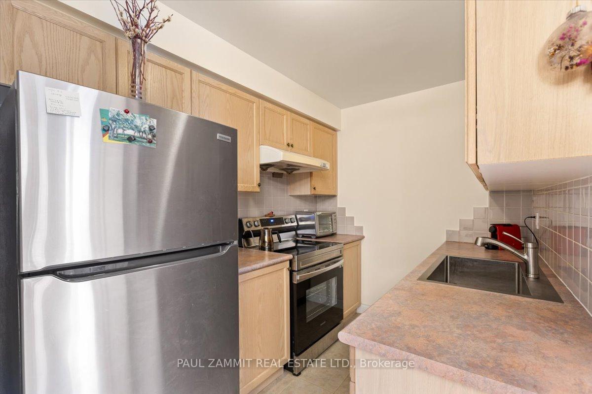 1 Bedroom Condo at 1 Clairtrell, Toronto For sale