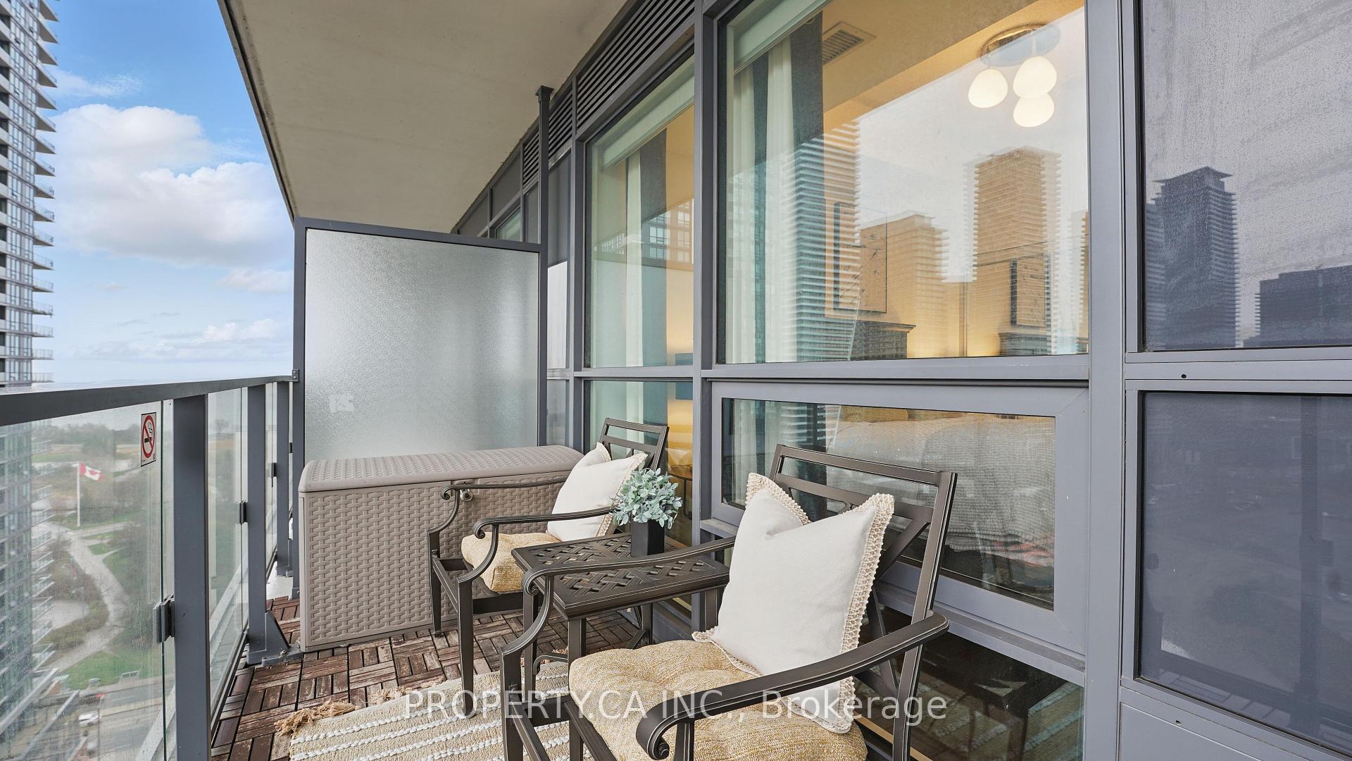 2 Bedrooms Condo at 2220 Lakeshore,  Toronto For sale