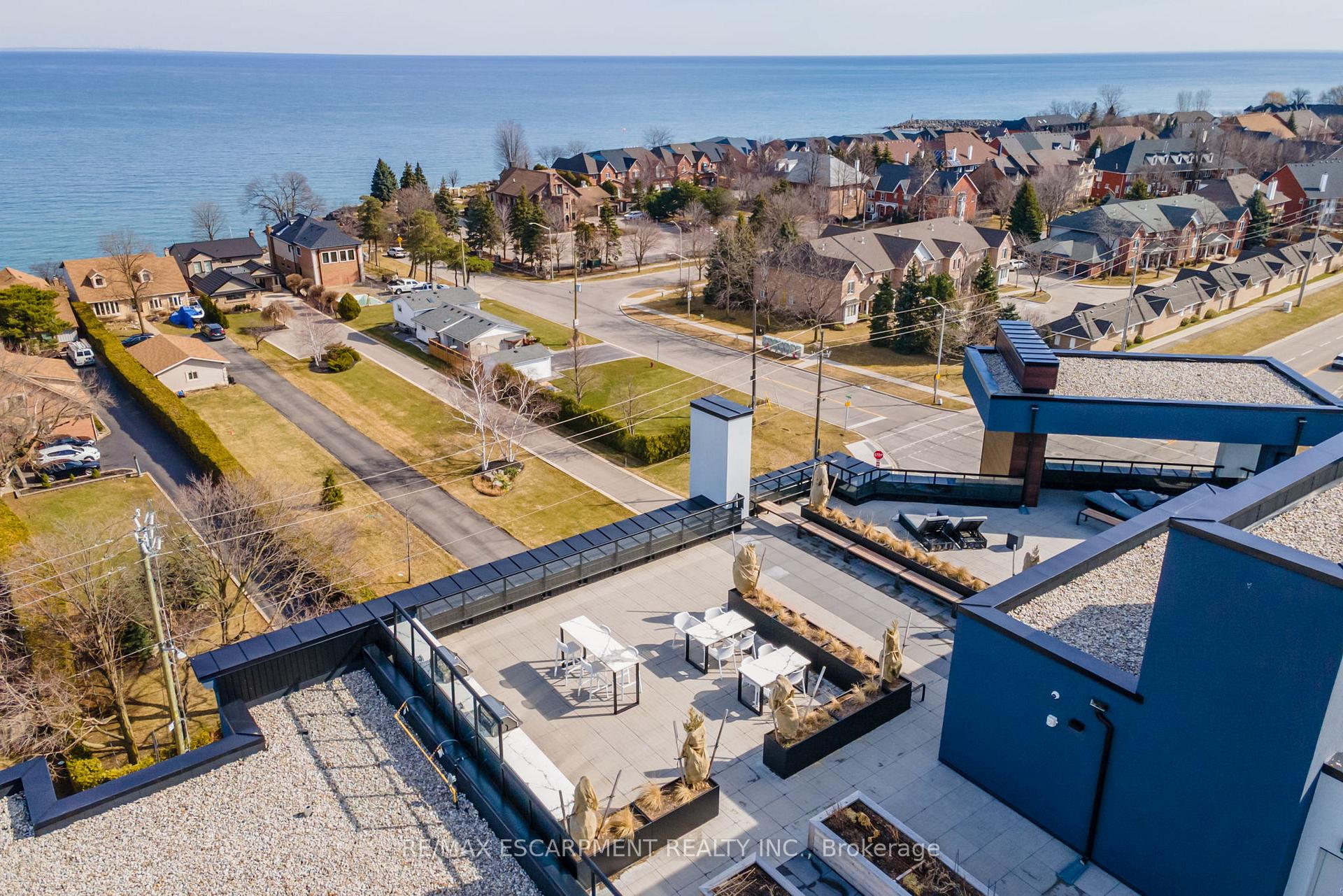 1 Bedroom Condo at 600 North Service, Hamilton For sale