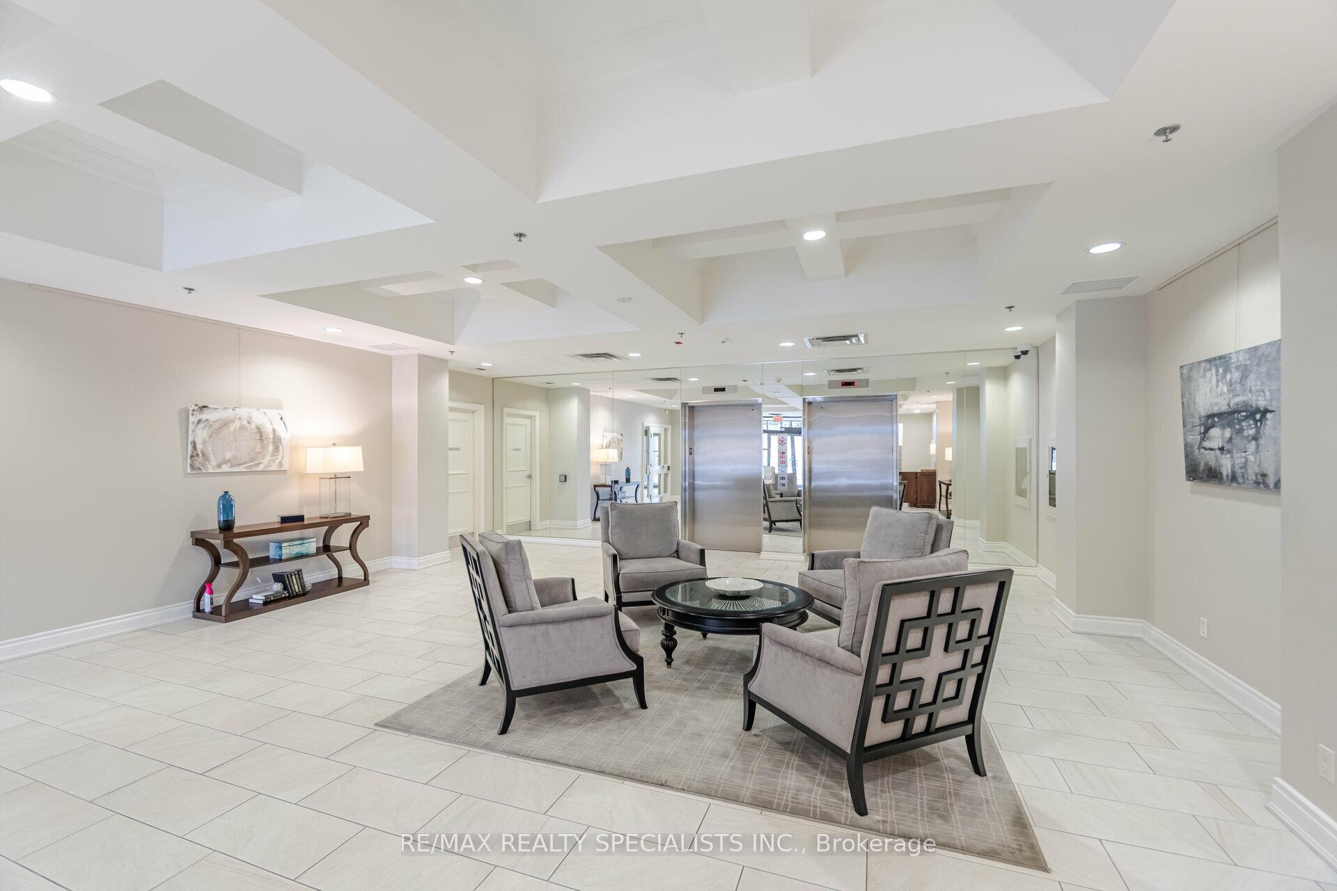 3 Bedrooms Condo at 399 Elizabeth, Burlington For sale