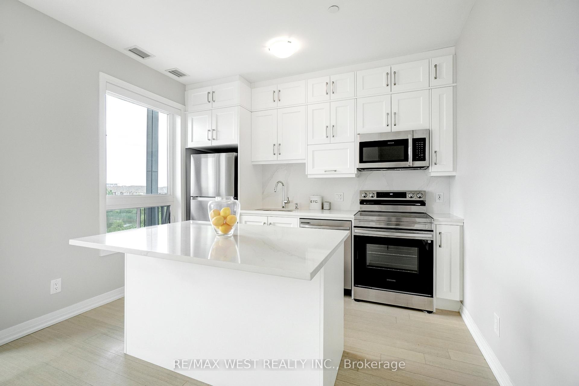 2 Bedrooms Condo at 3285 Carding Mill, Oakville For sale