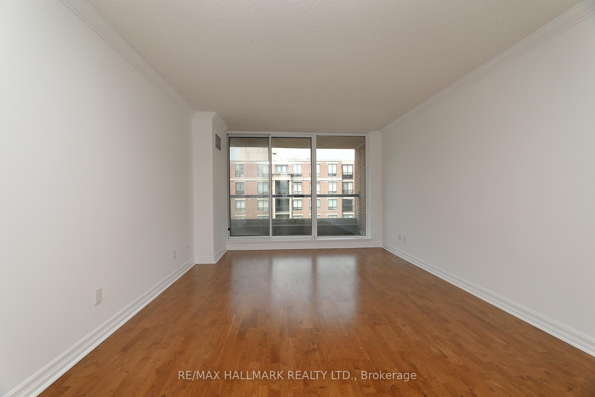 2 Bedrooms Condo at 2727 Yonge, Toronto For sale