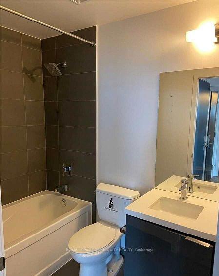 1 Bedroom Condo at 8 Eglinton,  Toronto For sale