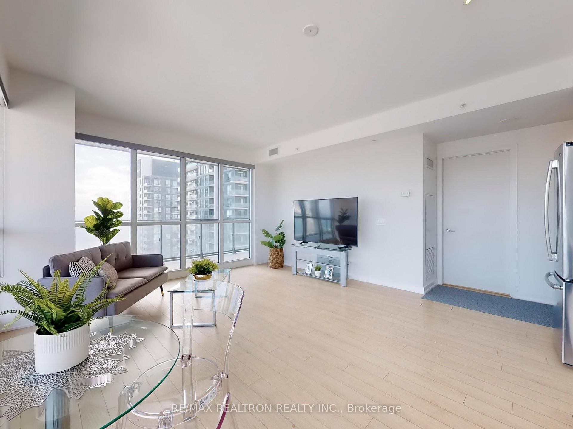 3 Bedrooms Condo at 10 Park Lawn, Toronto For sale