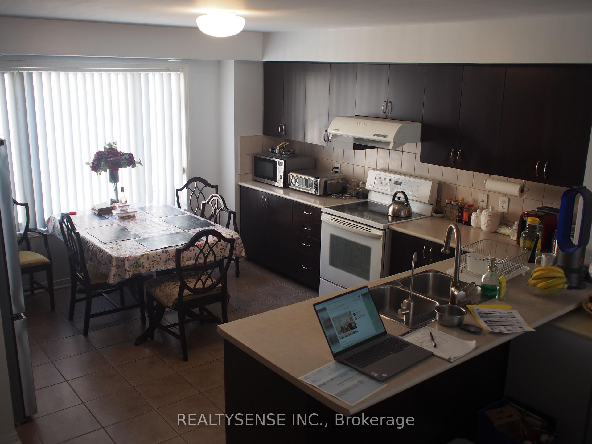 2 Bedrooms Condo at 5035 Oscar Peterson,  Mississauga For sale