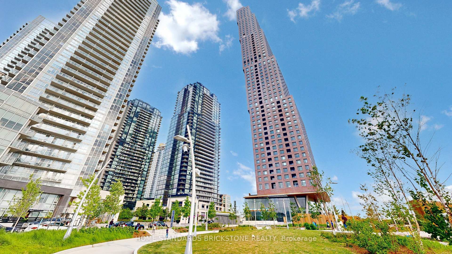 2 Bedrooms Condo at 2920 HIGHWAY 7, Vaughan For sale