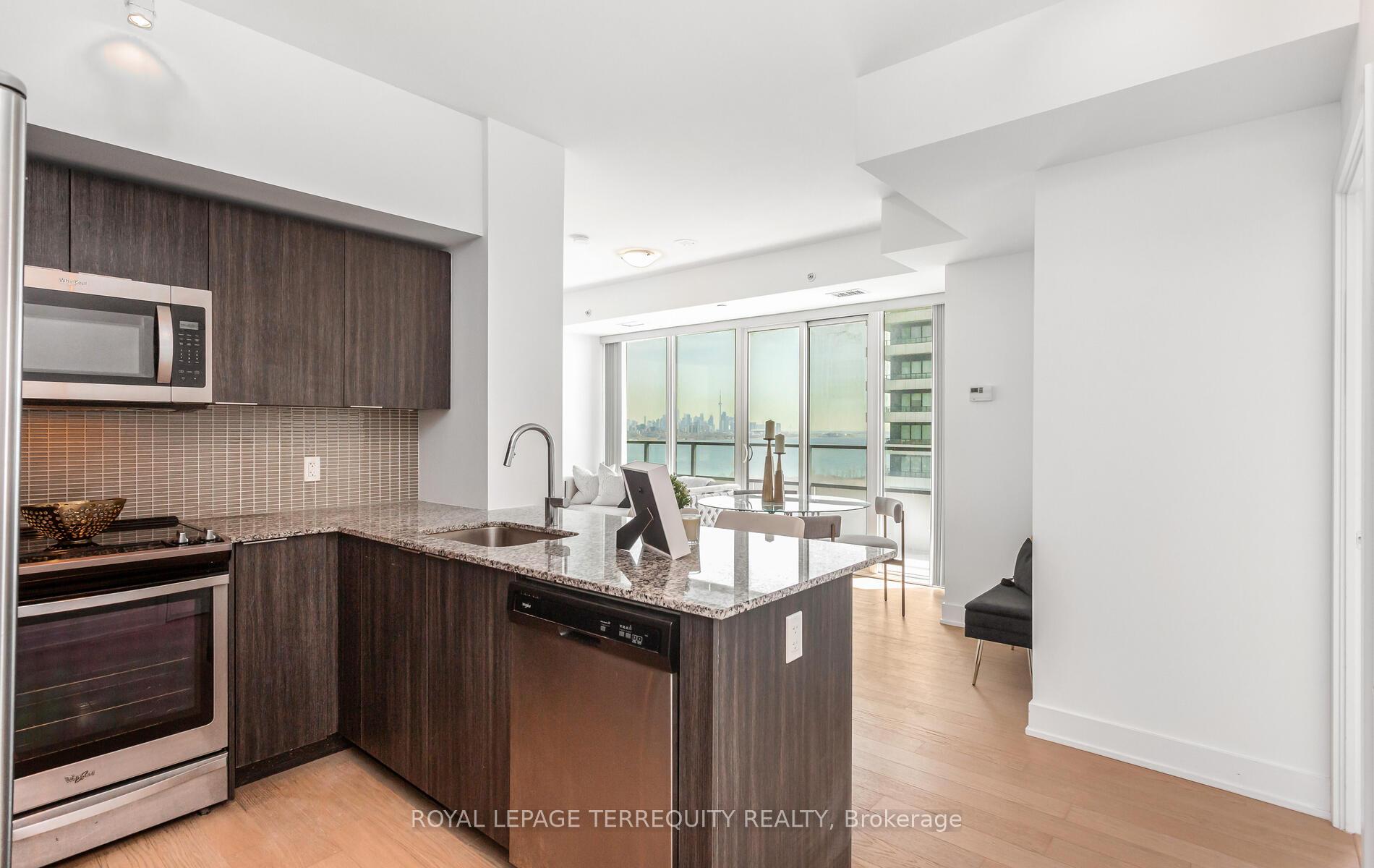 2 Bedrooms Condo at 30 Shore Breeze,  Toronto For sale