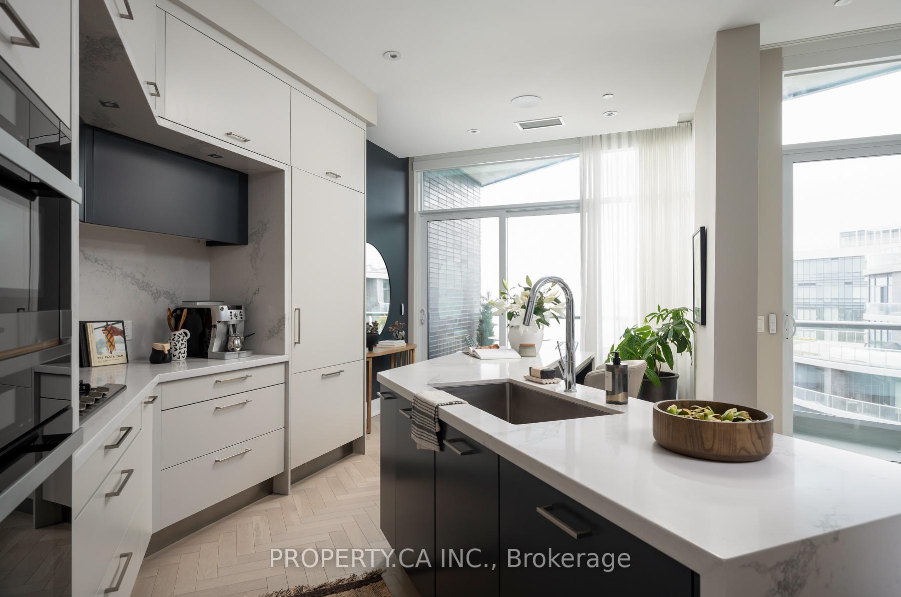 3 Bedrooms Condo at 1 Edgewater, Toronto For sale