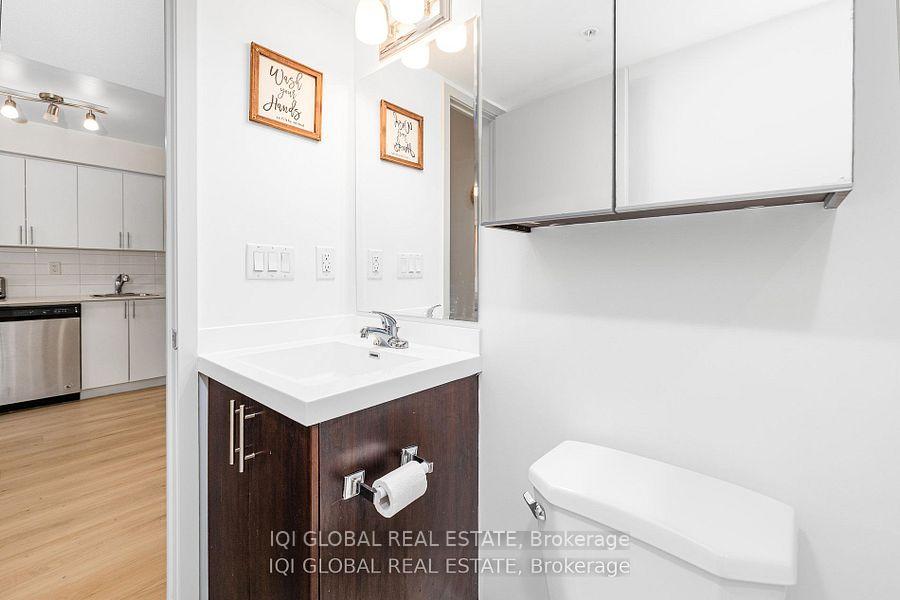2 Bedrooms Condo at 1420 Dupont, Toronto For sale