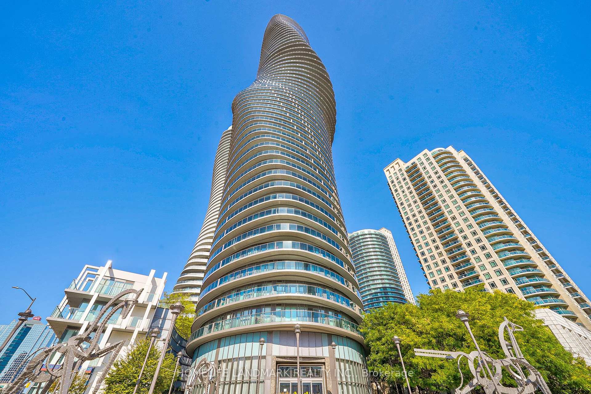 1 Bedroom Condo at 60 Absolute,  Mississauga For sale