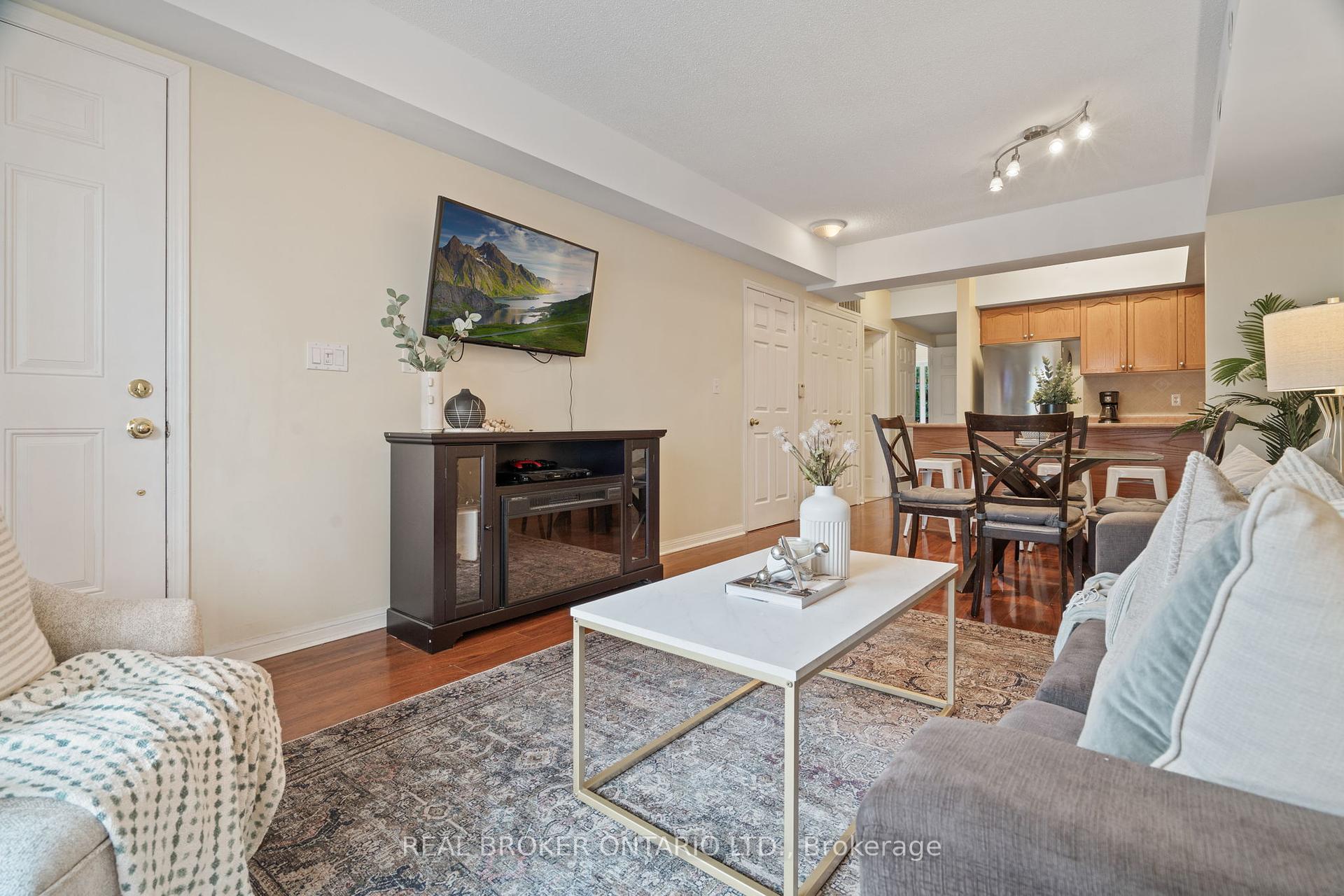 3 Bedrooms Condo at 3047 Finch, Toronto For sale