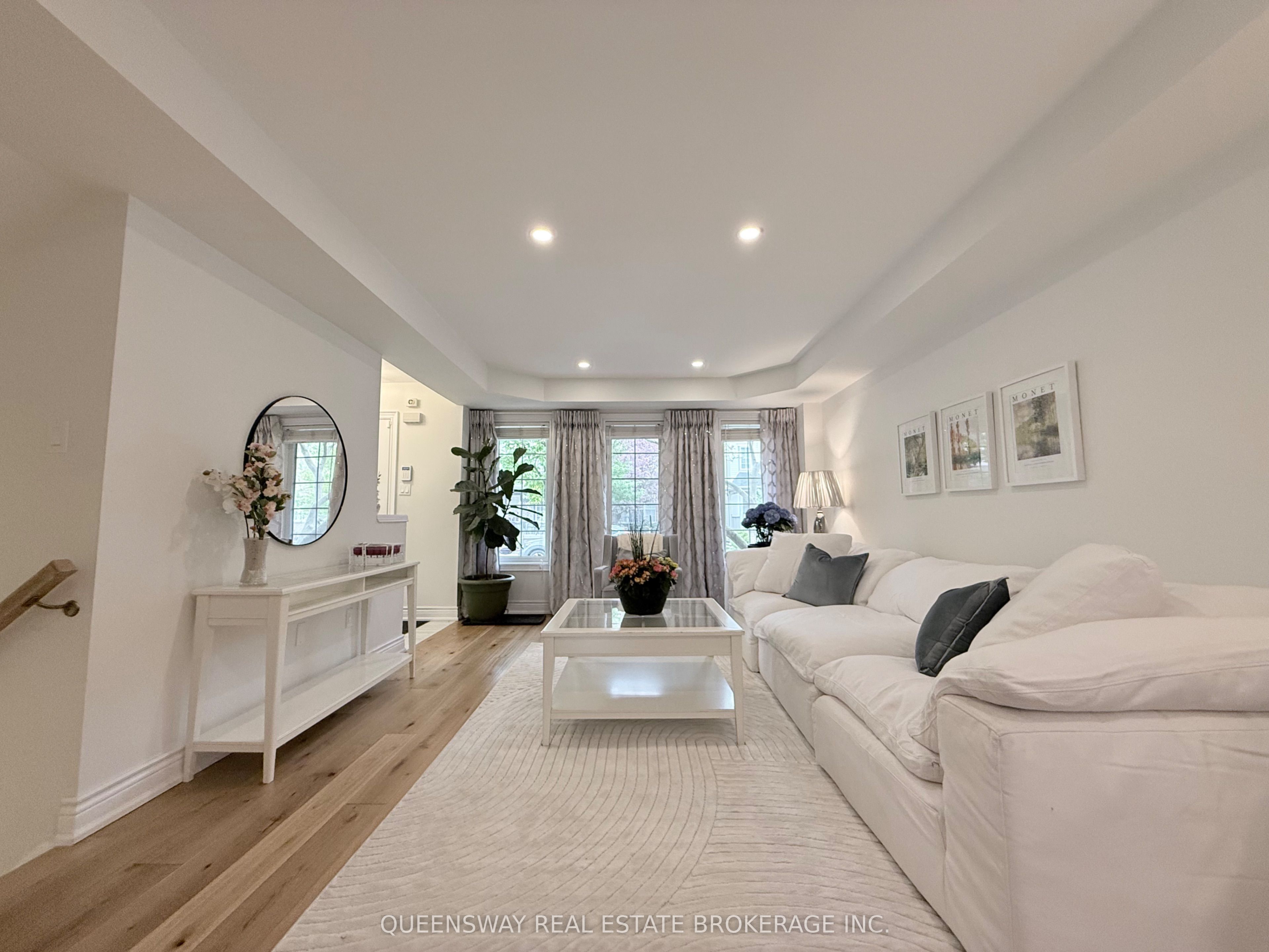 82 Roxton Road