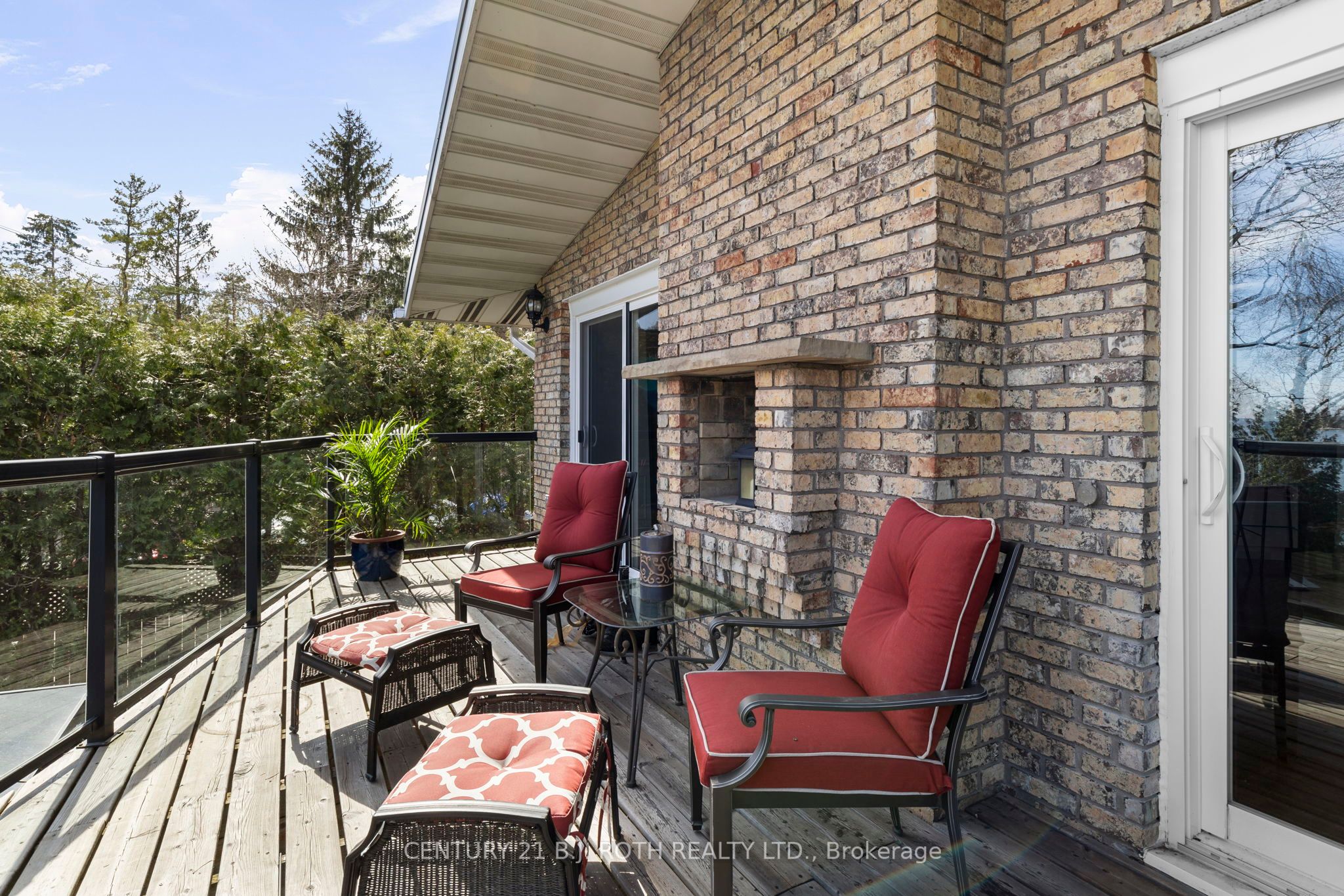 2679 Lakeshore Road E